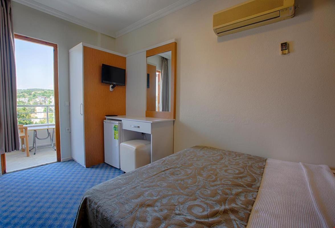 Azak Blue Otel Okurcalar Exteriér fotografie